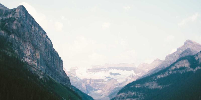 品牌故事构建：从企业内核到市场共鸣的叙事法则 | 营销服务与品牌设计深度解析