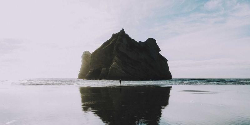 品牌视觉识别系统（VIS）的深度构建：超越Logo的体系化设计与市场推广策略